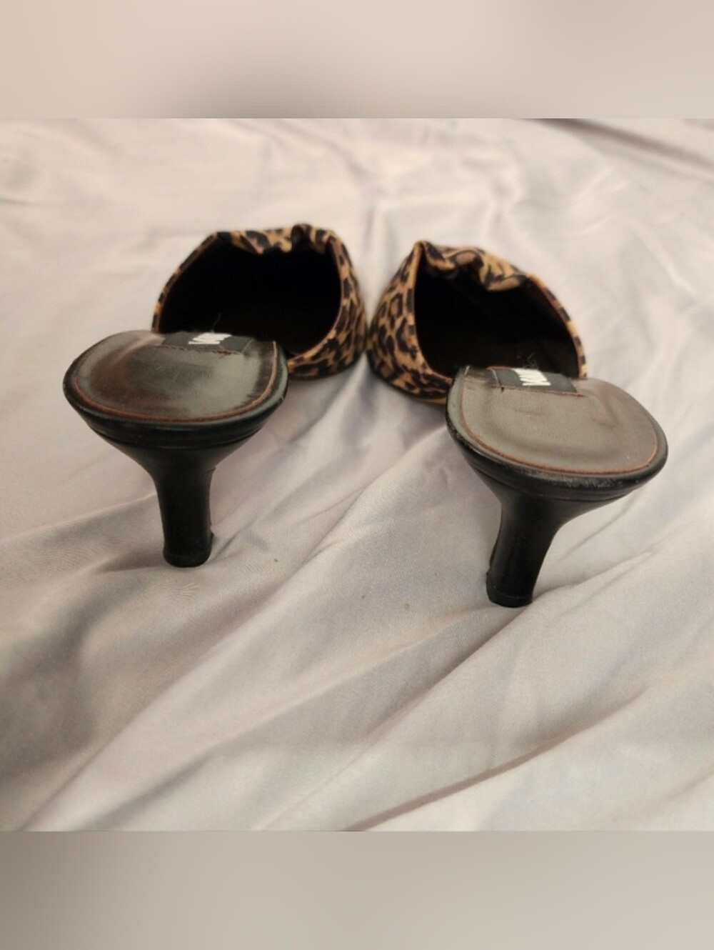 Vaneli Leopard Print Top Leather Bottom Mules Tan Size 6 M - Picture 4 of 8